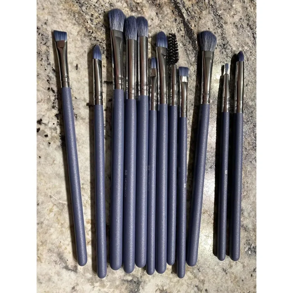 Hemkgo 16 Pieces Blue Professional Makeup Brushes Set With Cosmetic Bag